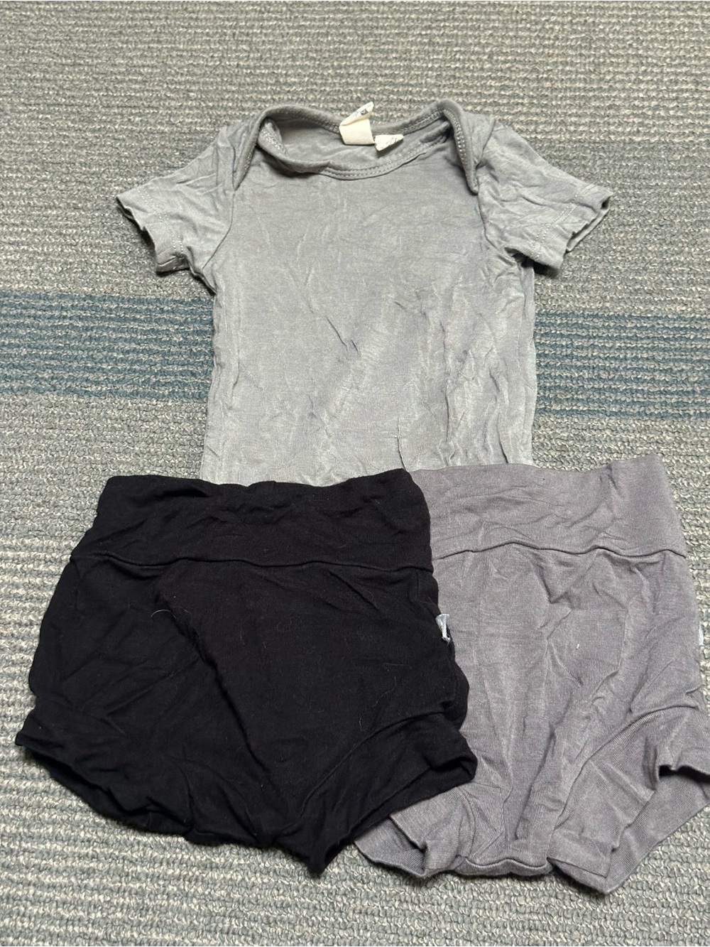 Kyte Neutral Gray Baby Bodysuit + Gray and Black Baby Bloomers
